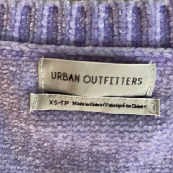 Urban Outfitters Light Purple Cropped Cardigan - Picture 2 of 3